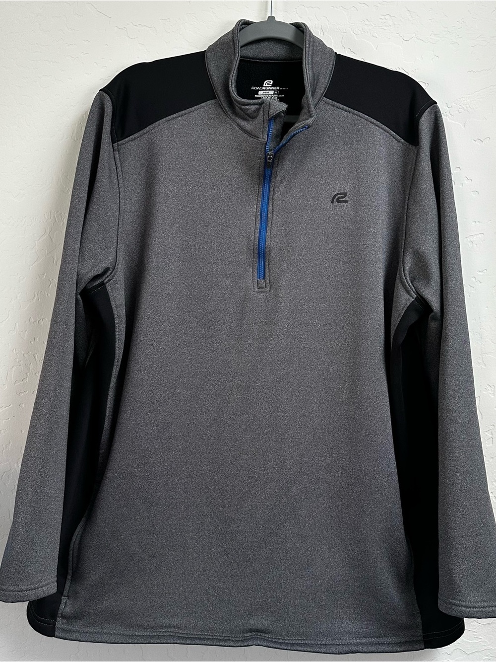 Road Runner  Gray & Black Quarter-Zip Performance Pullover